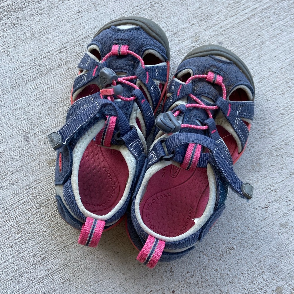 KEEN Girls Size 12 (little kid) Shoes Very Good Condition!